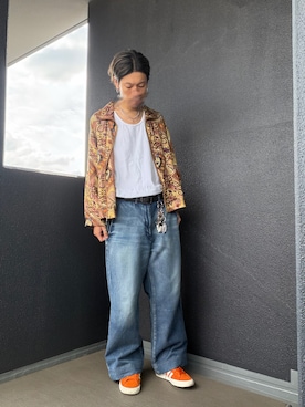 「N.HOOLYWOOD（N.ハリウッド）のアイテム（デニムパンツ、ブルー系）」を使った、iSHiさん（メンズ・181cm）の秋コーディネート