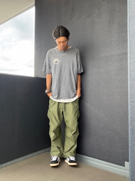 「古着のアイテム（Tシャツ/カットソー、グレー系）」を使った、iSHiさん（メンズ・181cm）の夏コーディネート