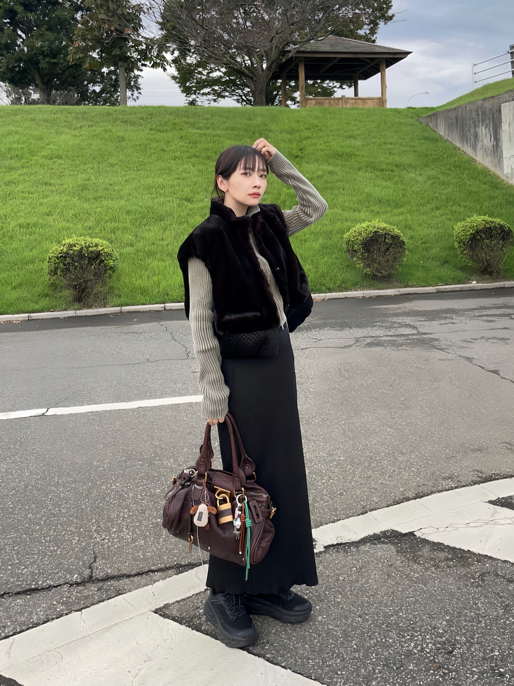 Eimee Law エイミーロウ 2トーンファー ベロアキルトベストブラック