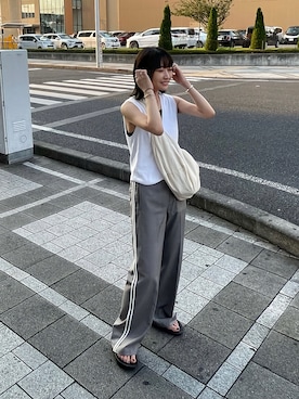 「THE YOn（ザヨン）のアイテム（スラックス）」を使った、𝙔𝙐𝙆𝙄さん（レディース・162cm）の夏コーディネート
