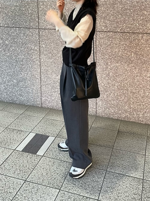 A.P.C.◆Sac Havane 18A/ショルダーバッグ/レザー/CML/無地 A.P.C.（アーペーセー）の「Sac Havane 18A（ショルダーバッグ