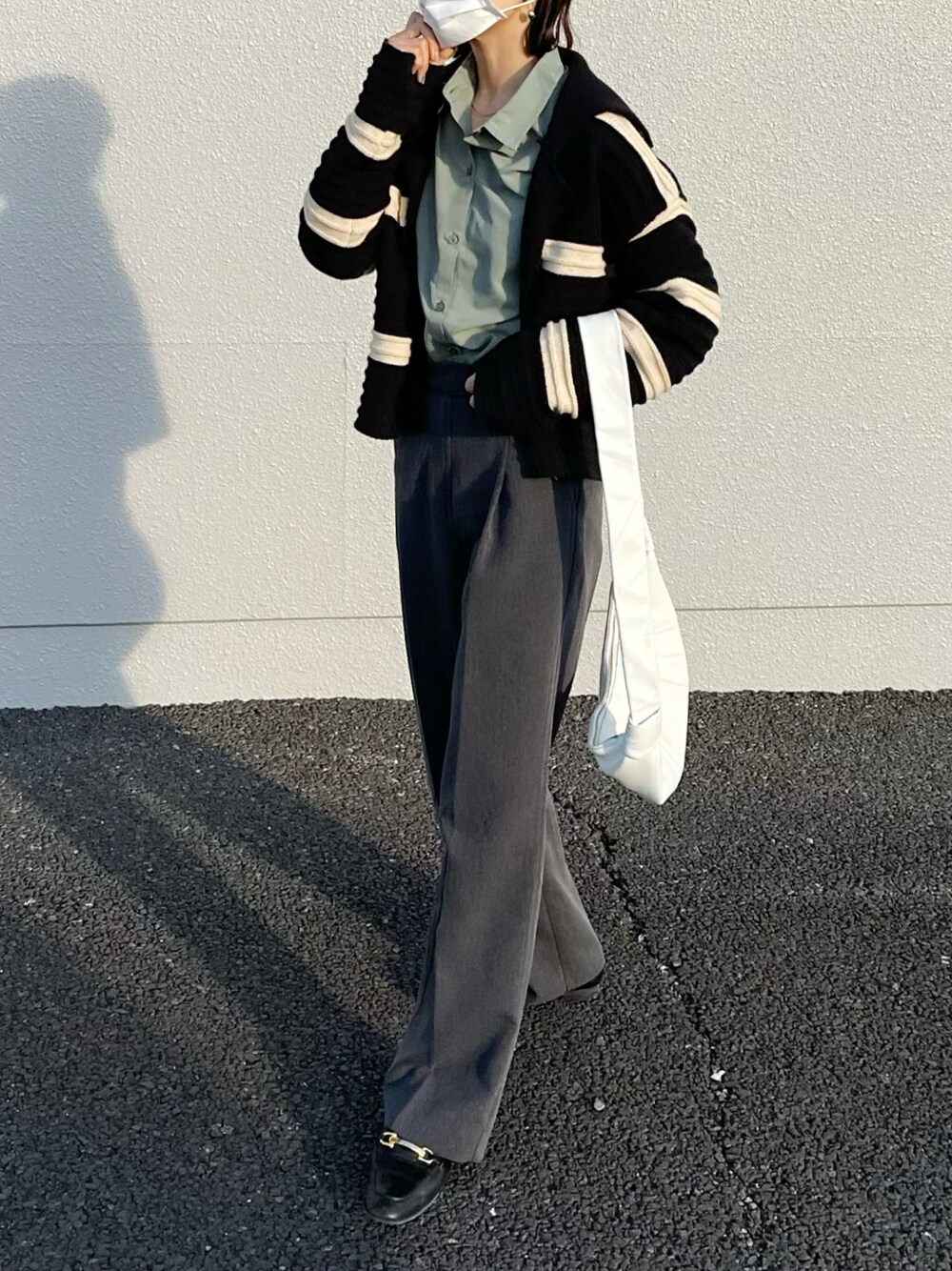 「カジュアルコーデ、大人女子、春カラー、今日のコーデ」｜「しまむらのアイテム（シャツ/ブラウス、グリーン系）」を使った、𝙔𝙐𝙆𝙄さん（レディース・162cm）の冬コーディネートの1枚目の写真
