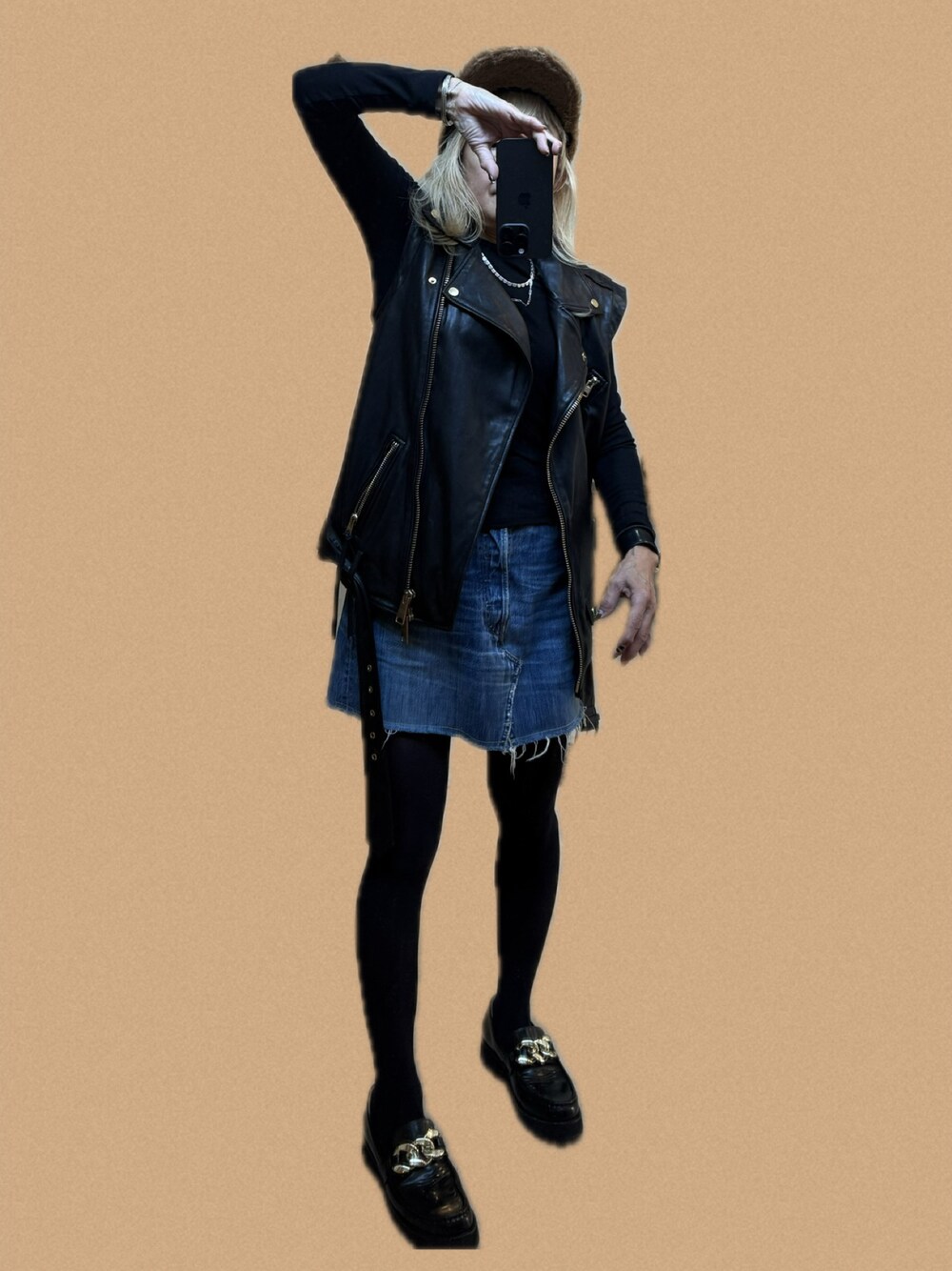「ALLSAINTS」｜「UNITED ARROWSのアイテム（ローファー、ブラック系）」を使った、藤原 弘子さん（レディース・153cm）の秋コーディネートの1枚目の写真
