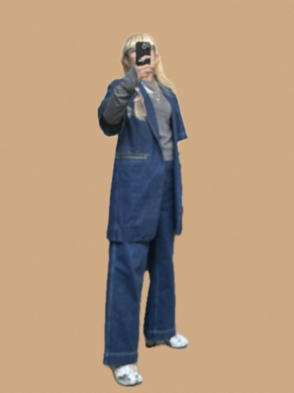 「66才」｜「Maison Margielaのアイテム（ブーツ、ホワイト系）」を使った、藤原 弘子さん（レディース・153cm）の春コーディネートの1枚目の写真