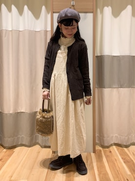 「刺繍」｜「アイテム（ジャンパースカート）」を使った、ミズキさん（レディース・153cm）の秋コーディネート