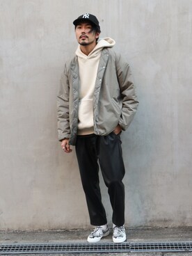 「SLACK FOOTWEAR（スラックフットウェア）のアイテム」を使った、明賀健太さん（メンズ・178cm）の秋コーディネート