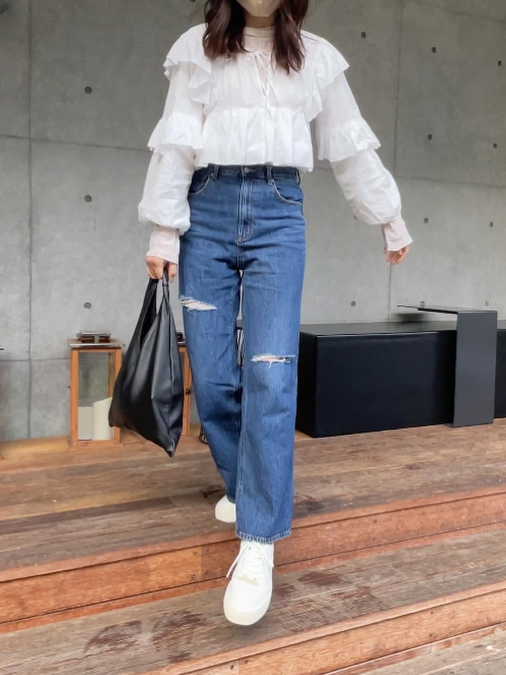 「春コーデ、デニムコーデ、ダメージデニム、ブラウス、骨格ナチュラル、高身長女子、高身長コーデ、高身長、ブラウス×デニム、カジュアルガーリー、ciaopanic、GU、ZARA、titivate、shein」｜「titivateのﾃﾞｻﾞｲﾝｷﾞｬｻﾞｰﾌﾘﾙﾌﾞﾗｳｽ（シャツ/ブラウス、ホワイト系）」を使った、nachi*さん（レディース・175cm）の春コーディネートの1枚目の写真