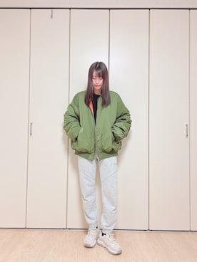 「リエディ」｜「アイテム（スニーカー）」を使った、a n y uさん（レディース・162cm）の冬コーディネート