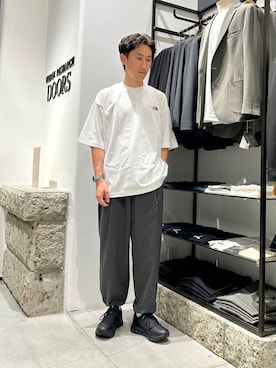 「THE NORTH FACE（ザノースフェイス）のTHE NORTH FACE　SHORT-SLEEVE YOSEMITE SNY T-SHIRTS（Tシャツ/カットソー）」を使った、岩村健世さん（メンズ・172cm）の夏コーディネート