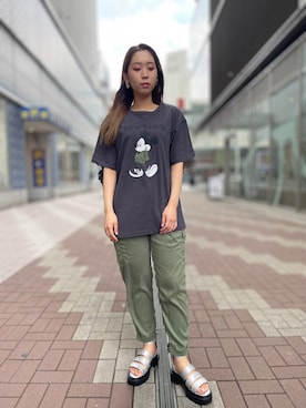 「ミッキー」｜「アイテム（カーゴパンツ）」を使った、Hikaruさん（レディース・156cm）の夏コーディネート