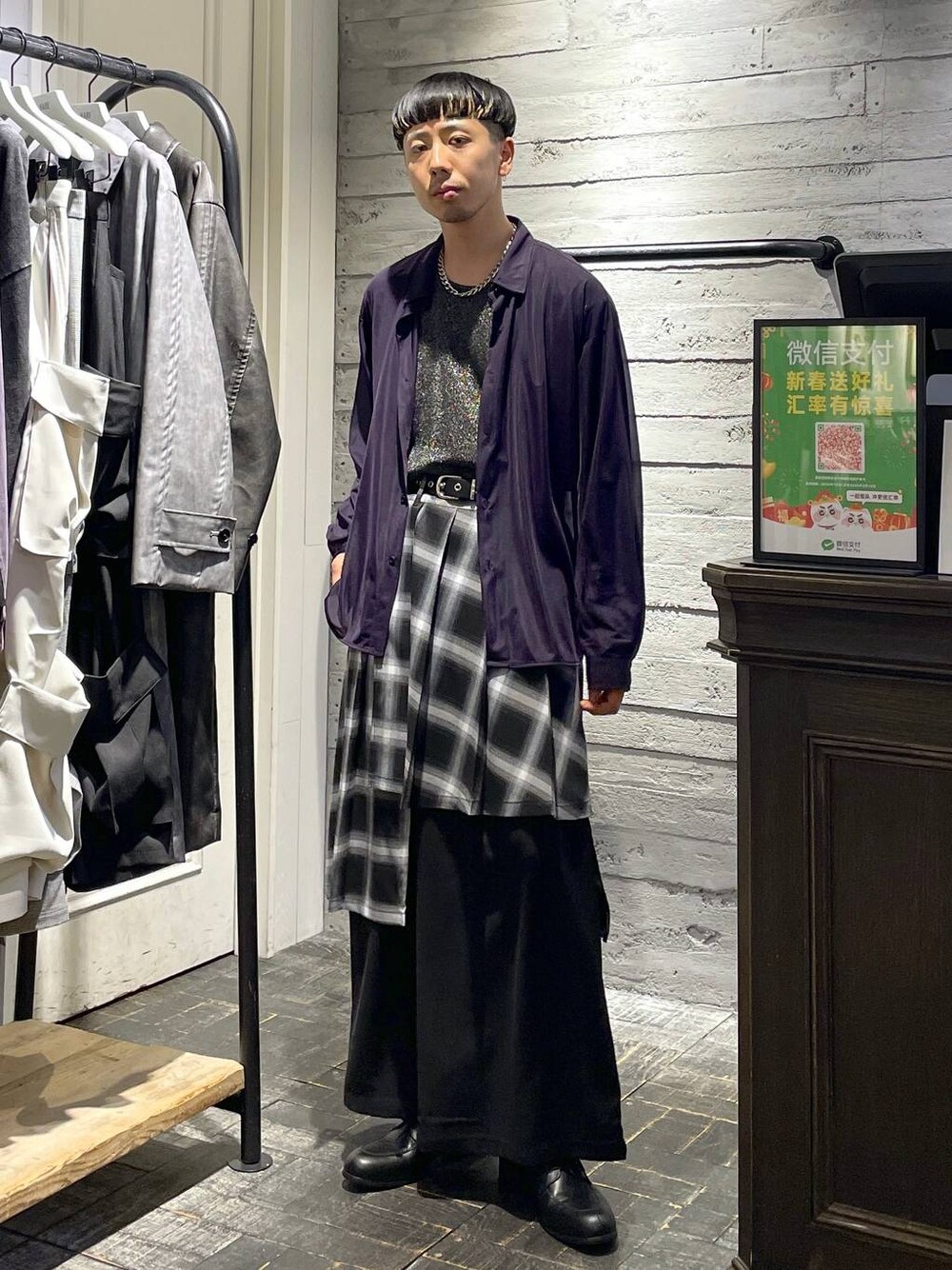 「ゆったり、ユニセックス、個性派、春コーデ、モテ、モード、きれいめ、カラーコーデ_HARE、HARE」｜「HAREのピッグノーズチェーンブレス(HARE)（ブレスレット、シルバー系）」を使った、ウエノ シンヤさん（メンズ・176cm）の春コーディネートの1枚目の写真