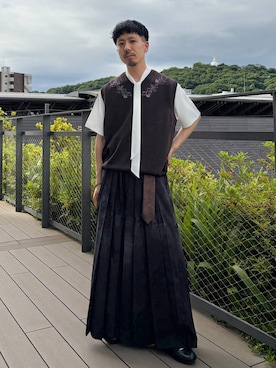 「HARE（ハレ）のJAPANジャガードフラワーネクタイ(HARE)（ネクタイ、ブラウン系）」を使った、ウエノ シンヤさん（メンズ・176cm）の春コーディネート