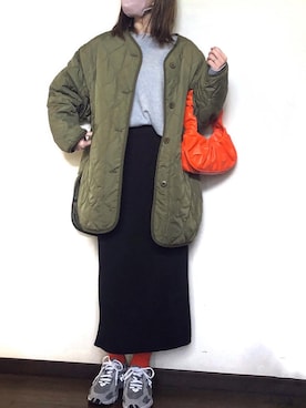 「カラーソックス」｜「アイテム（ノーカラージャケット）」を使った、やよさん（レディース・160cm）の春コーディネート