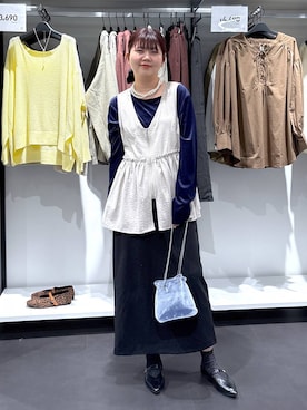 「アイテム（バッグ、ブルー系）」を使った、shinoさん（レディース・162cm）の秋コーディネート