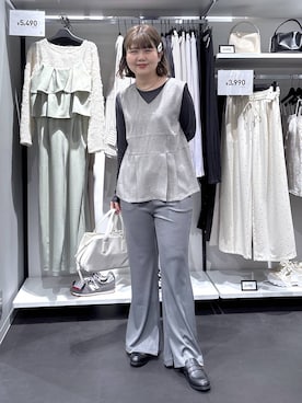 「LAKOLE（ラコレ）のアイテム（パンツ）」を使った、shinoさん（レディース・162cm）の春コーディネート