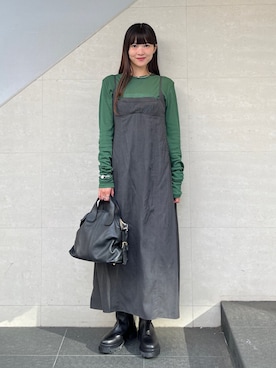 「SHIPS（シップス）のアイテム（Tシャツ/カットソー）」を使った、安孫子さん（レディース・155cm）の秋コーディネート