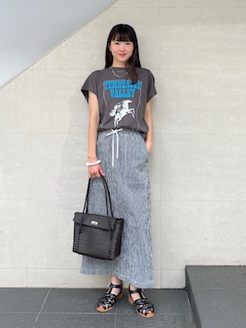 「アイテム（スカート）」を使った、安孫子さん（レディース・155cm）の夏コーディネート