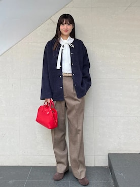 「アイテム（ノーカラーコート）」を使った、安孫子さん（レディース・155cm）の秋コーディネート