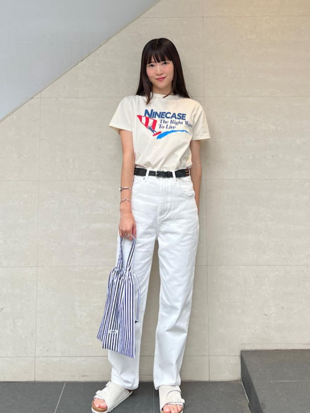 CLASS ホワイト ストレートデニム ベルト付き CLASS ホワイト ストレートデニム ベルト付き