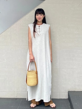 「SHIPS（シップス）のアイテム（アクセサリー）」を使った、安孫子さん（レディース・155cm）の夏コーディネート