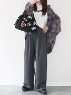 「BONLECILL（ボンルシール）の【マシンウォッシャブル/ストレッチ/イージーケア/防シワ】キレイージードレープスラックスパンツ（スラックス、グレー系）」を使った、canさん（レディース・156cm）の春コーディネート