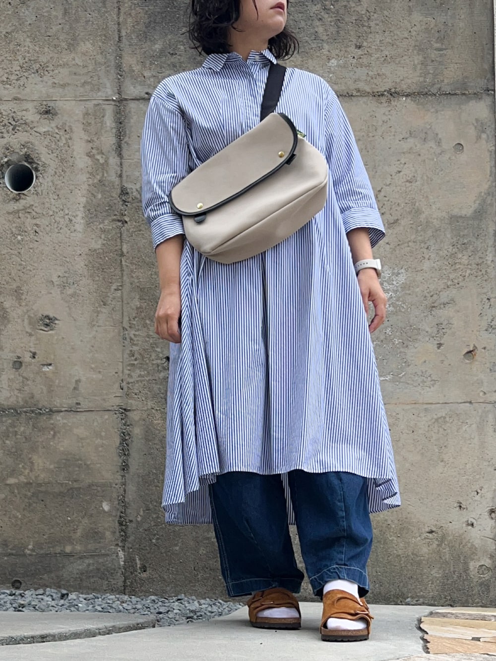 「ワンピース、ワンピーススタイル、デニム、ワイドパンツ、ストライプ、シャツワンピ、ビルケンシュトック、チューリッヒ、ソックス×サンダル、低身長女子、ラフコーデ、リラックススタイル、30代コーデ、ぽっちゃり、ママコーデ」｜「BIRKENSTOCKのBIRKENSTOCK Zurich VL Mink 1023842（サンダル、ブラウン系）」を使った、まむ𓊆時々、ムスメ𓊇さん（骨格ウェーブ・レディース・152cm）の秋コーディネートの1枚目の写真