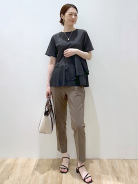 「OPAQUE.CLIP（オペークドットクリップ）のペプラムドッキングカットソー【洗濯機OK】（Tシャツ/カットソー、ブラック系）」を使った、yurieさん（レディース・167cm）の夏コーディネート