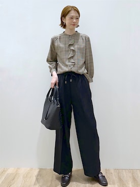 「OPAQUE.CLIP（オペークドットクリップ）のチェック柄フリルブラウス【洗濯機OK】（Shirts、ベージュ系）」を使った、yurieさん（レディース・167cm）の秋コーディネート