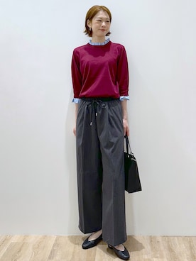 「OPAQUE.CLIP（オペークドットクリップ）の【UVケア／遮熱性】フリルドッキングニット《洗濯機OK》（Knitwear、レッド系）」を使った、yurieさん（レディース・167cm）の秋コーディネート