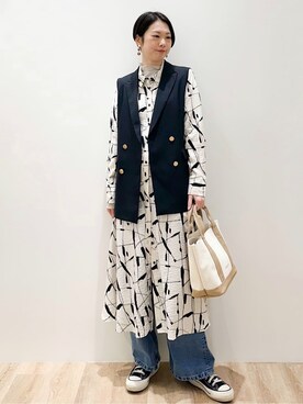 「アイテム（イヤリング、ブラウン系）」を使った、yurieさん（レディース・167cm）の冬コーディネート