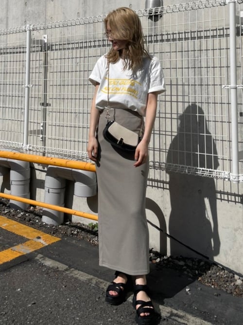 STRATA センターコバIラインスカート　タイト　ベルト付き エストラータ ストラップ付きIラインスカート | BOTTOMS | 元町ゼラール公式