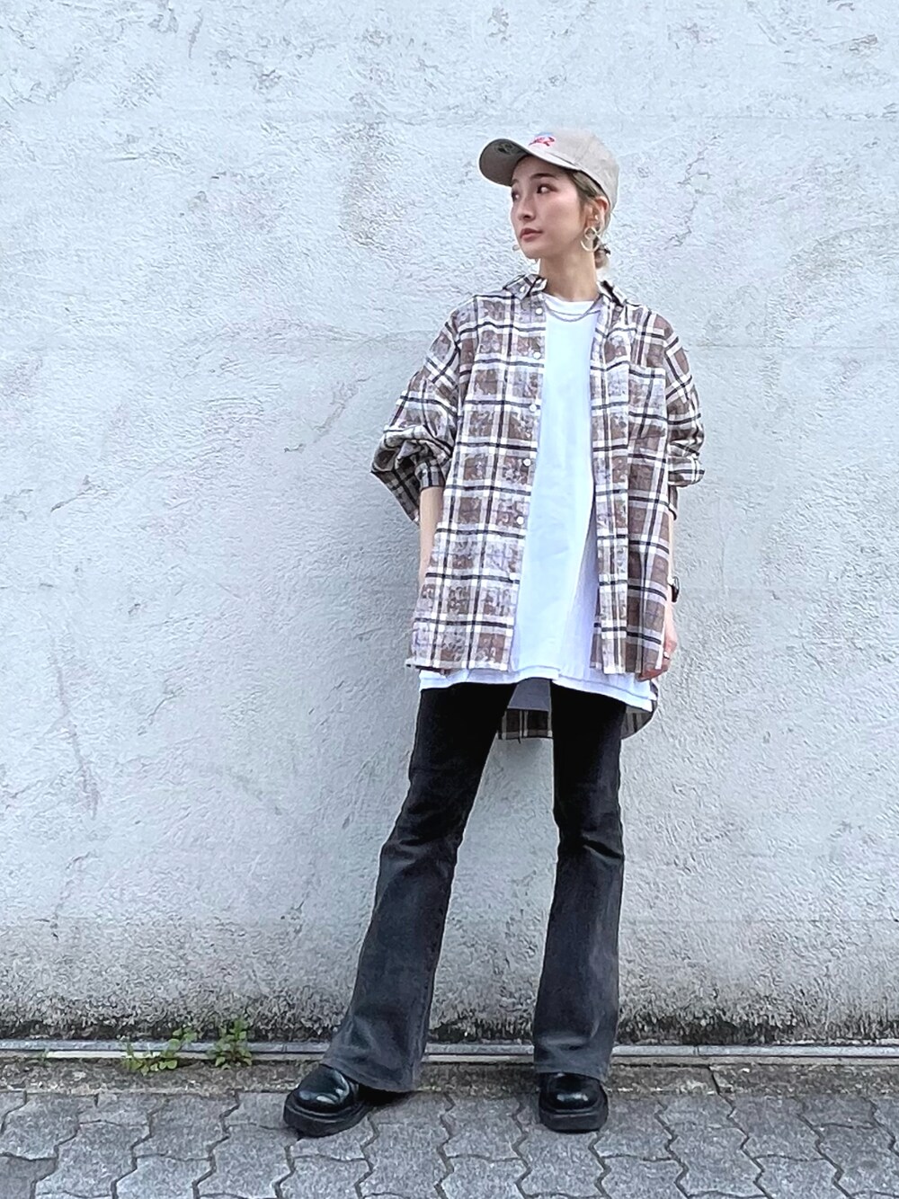 「チェック、シャツ、チェックシャツ、春、春服、ootd、春カラー、春コーデ、シャツスタイル、シャツコーデ」｜「A4AのA4A/エーフォーエー/チェックシャツ（シャツ/ブラウス、ブラウン系）」を使った、hanae maruiさん（レディース・155cm）の春コーディネートの1枚目の写真
