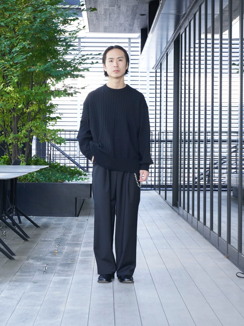 「シンプルコーデ」｜「cityのRIB CREW NECK KNIT PO/リブクルーネックニットプルオーバー（ニット/セーター、ブラック系）」を使った、yoshidaさん（メンズ・169cm）の秋コーディネートの1枚目の写真
