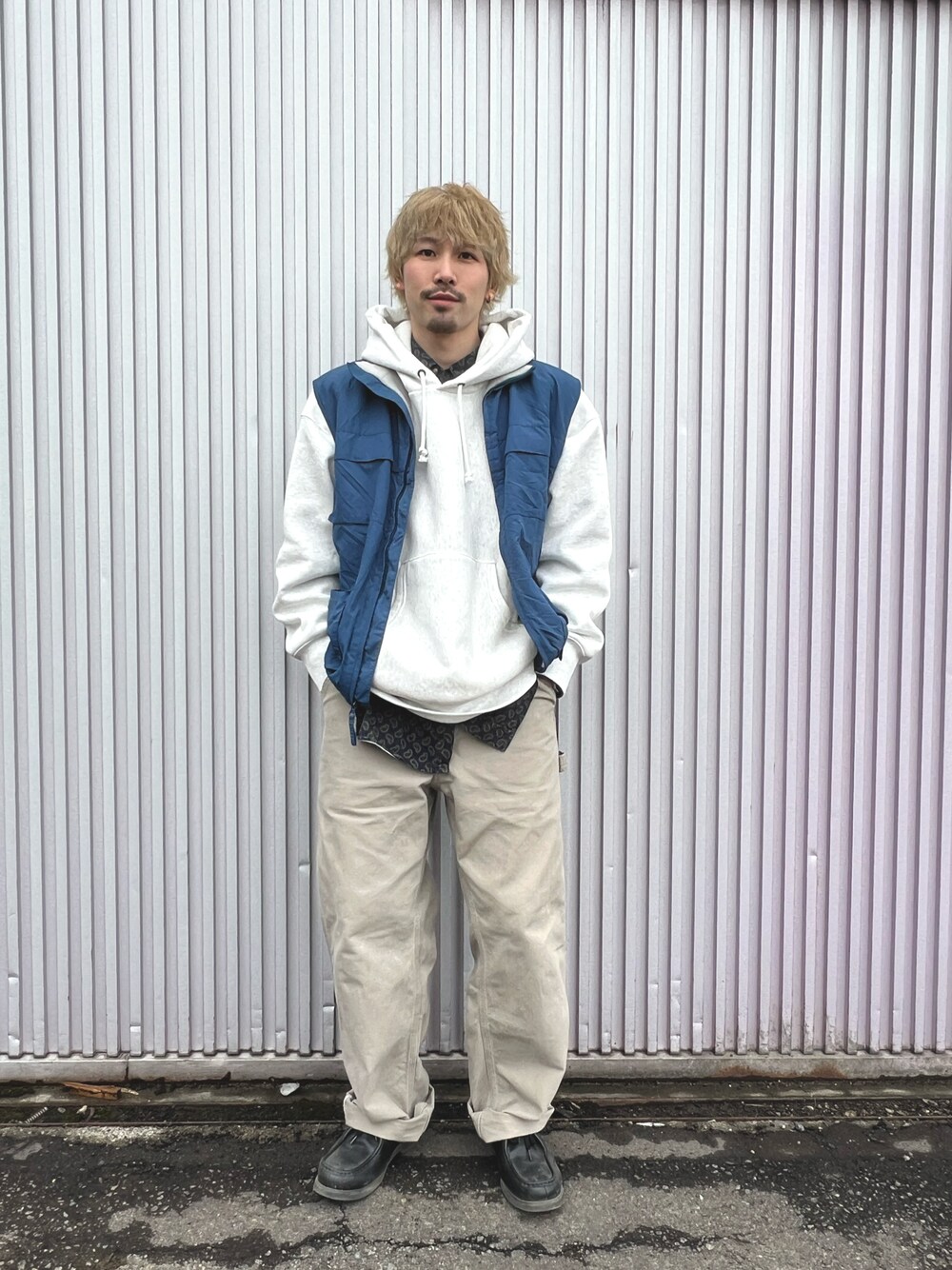 「大人カジュアル、古着MIX、レイヤードスタイル、おしゃれさんと繋がりたい、いいね、save、フォローお願いします🤑、GU」｜「GUのアイテム（パーカー、ホワイト系）」を使った、BUDDIES👍Kさん（骨格ストレート・メンズ・175cm）の春コーディネートの1枚目の写真