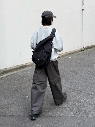 「flaner(フラネ)のflaner logo cap / flanerロゴキャップ(キャップ)」を使った、ukiさん(レディース・155cm)の春コーディネート