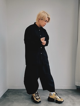 「アイテム（スラックス）」を使った、三井 裕貴さん（メンズ・172cm・30代）の秋コーディネート