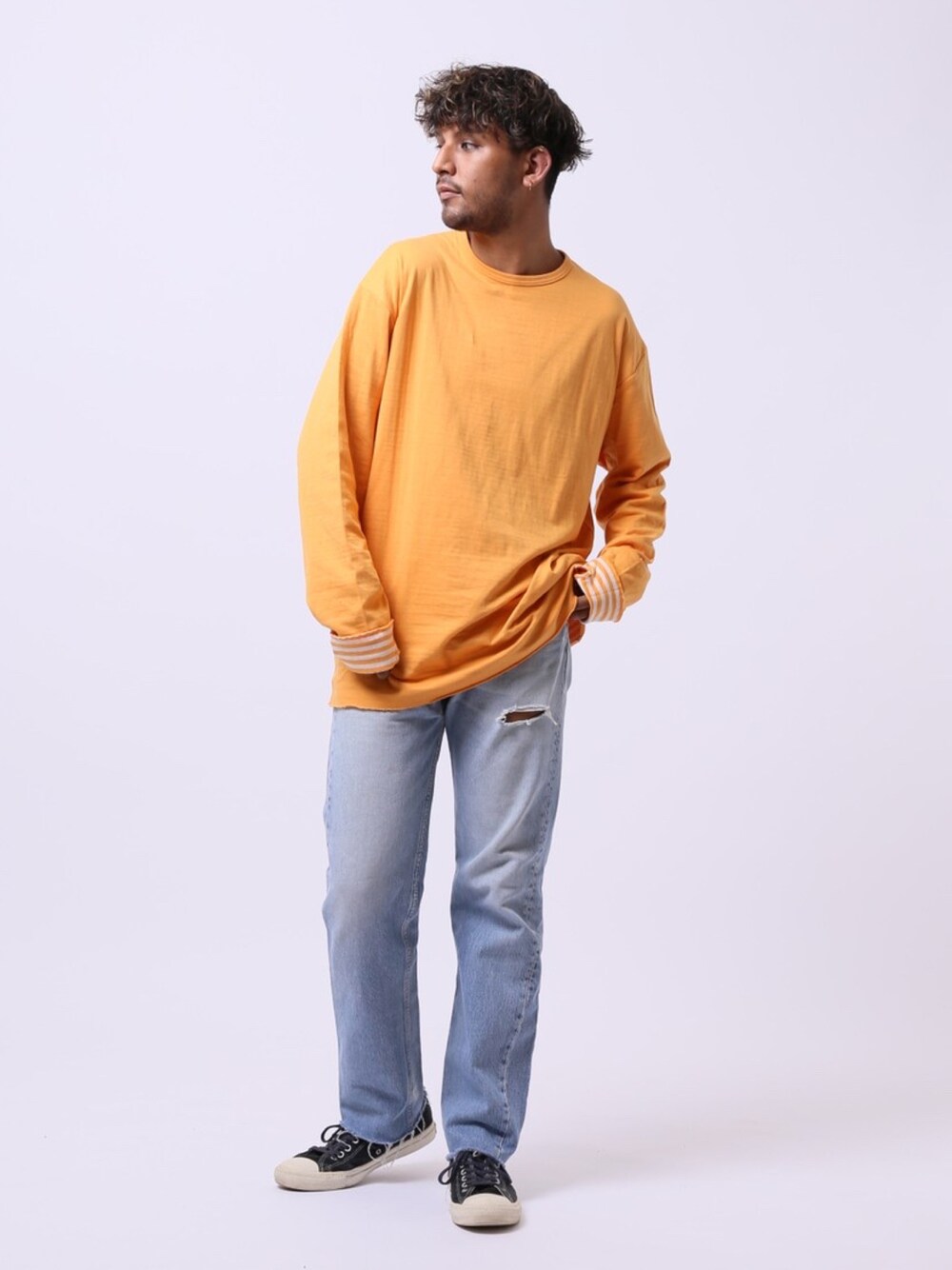 「JOINT WORKSのアイテム（トップス、イエロー系）」を使った、TAKESHIさん（メンズ・178cm）の冬コーディネートの1枚目の写真