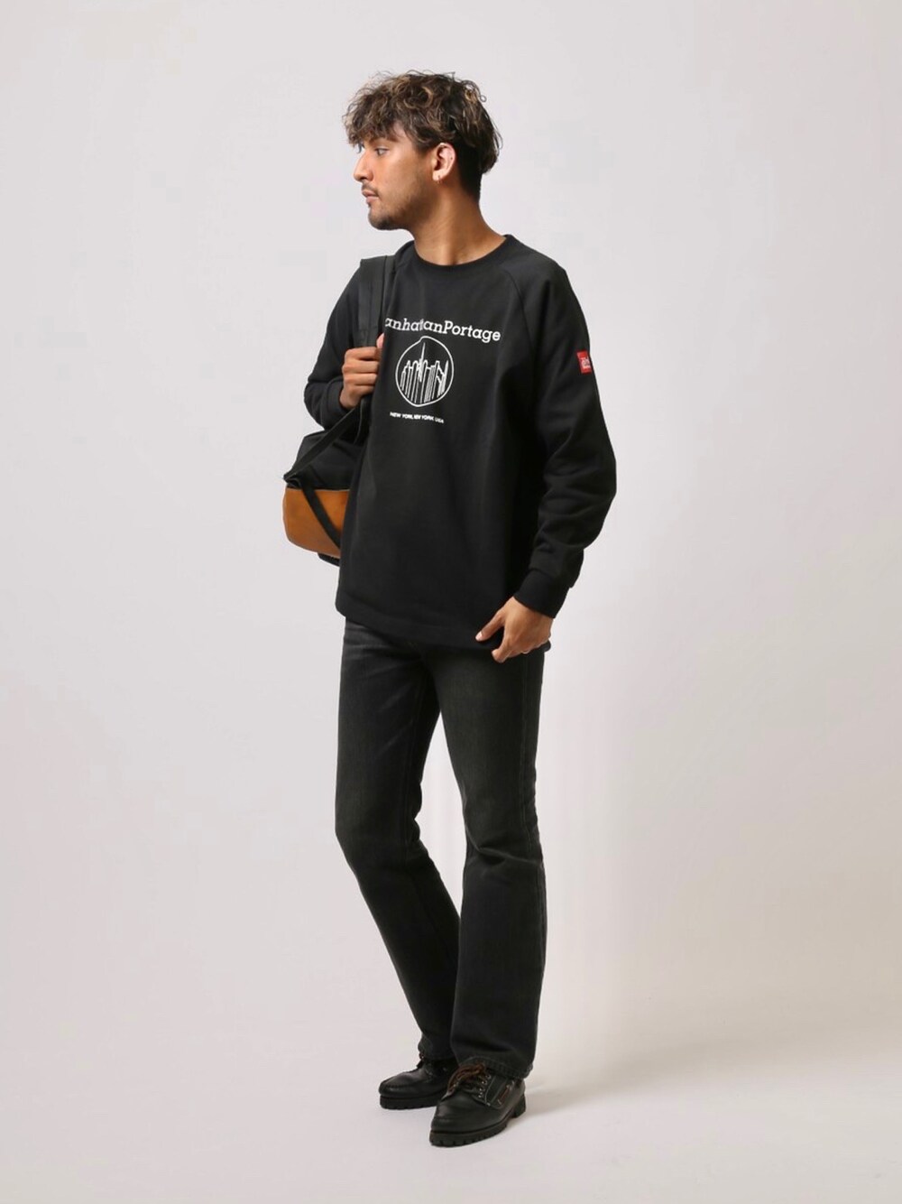 「JOINT WORKSのアイテム（トップス、ブラック系）」を使った、TAKESHIさん（メンズ・178cm）の冬コーディネートの1枚目の写真
