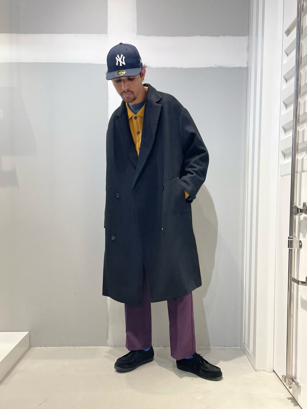 「SALE、セール、ジョイントワークス、jointworks、ららぽーとTOKYO-BAY、コート、フレアパンツ、ビッグシルエット、ストリート、カジュアル、お洒落さんとつながりたい」｜「JOINT WORKSのJW-DOUBLE BREASTED コート（その他アウター、ブラック系）」を使った、TAKESHIさん（メンズ・178cm）の冬コーディネートの1枚目の写真