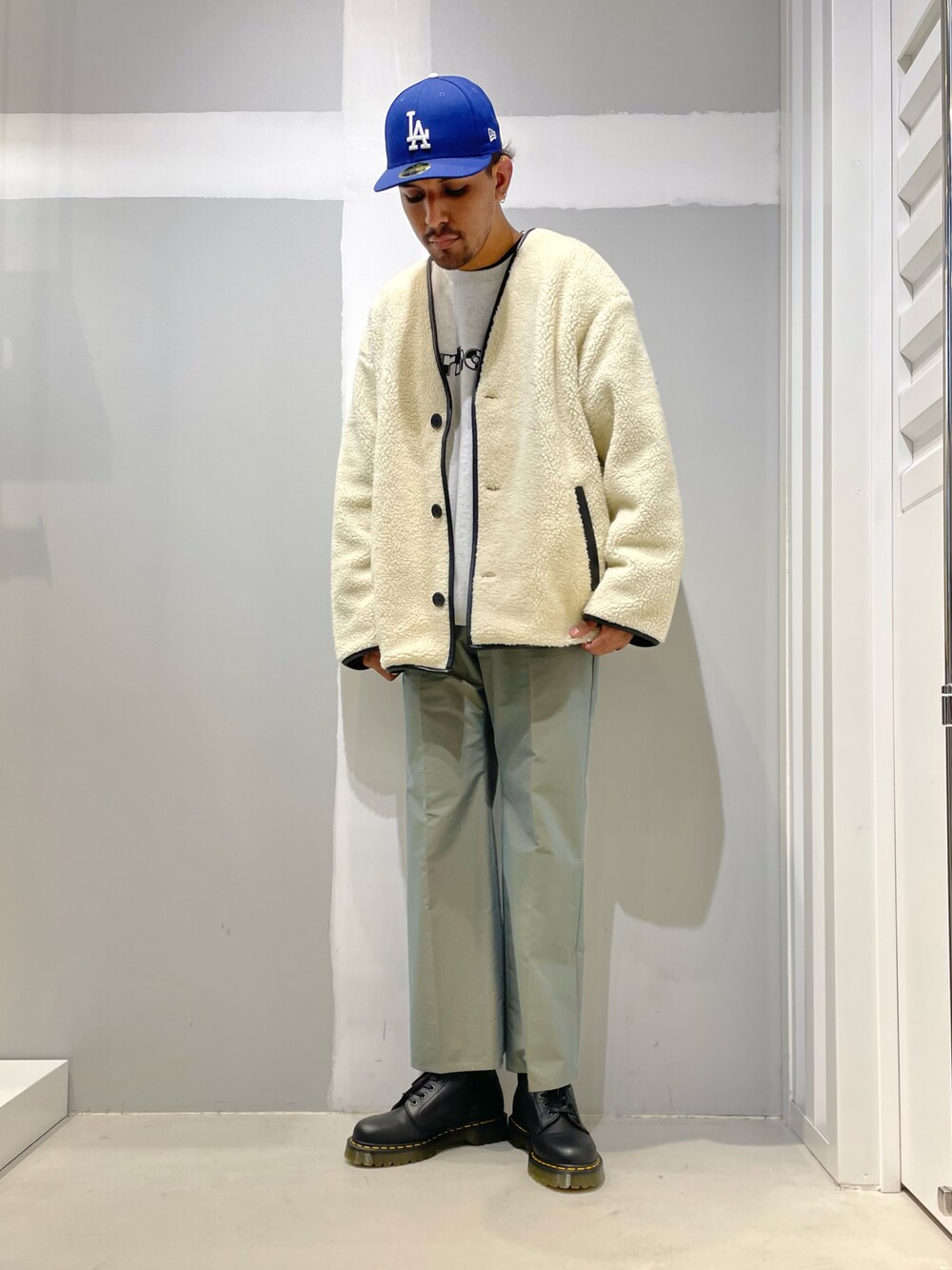「jointworks、finalsale」｜「JOINT WORKSのJW-ボアフリースカーディガン（ブルゾン、ホワイト系）」を使った、TAKESHIさん（メンズ・178cm）の冬コーディネートの1枚目の写真