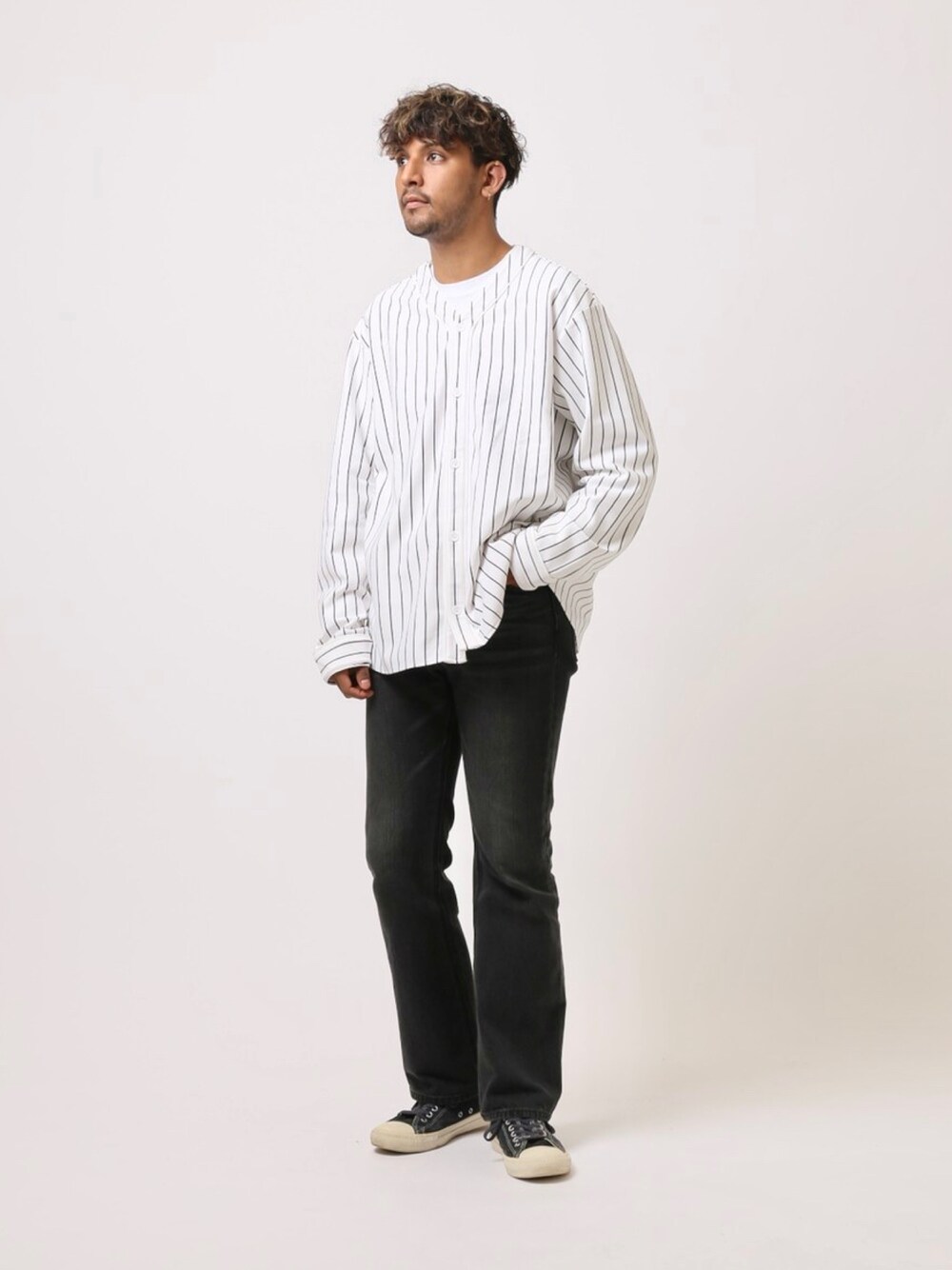 「JOINT WORKSのアイテム（トップス、ホワイト系）」を使った、TAKESHIさん（メンズ・178cm）の冬コーディネートの1枚目の写真