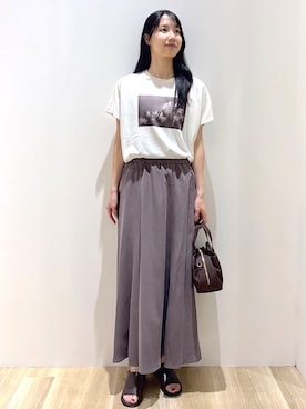 「OPAQUE.CLIP（オペークドットクリップ）のフォトプリントTシャツ【洗濯機OK】（Tシャツ/カットソー、ホワイト系）」を使った、sachikoさん（レディース・174cm）の夏コーディネート