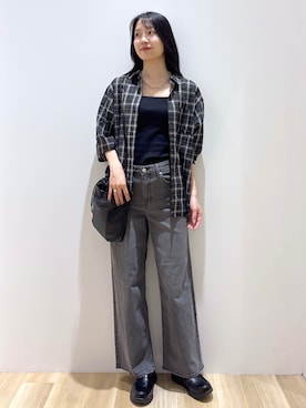 「OPAQUE.CLIP（オペークドットクリップ）のチェック柄シャツ【洗濯機OK】（シャツ/ブラウス、グレー系）」を使った、sachikoさん（レディース・174cm）の夏コーディネート