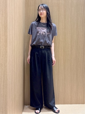 「OPAQUE.CLIP（オペークドットクリップ）のフォトプリントTシャツ【洗濯機OK】（Tシャツ/カットソー、グレー系）」を使った、sachikoさん（レディース・174cm）の夏コーディネート