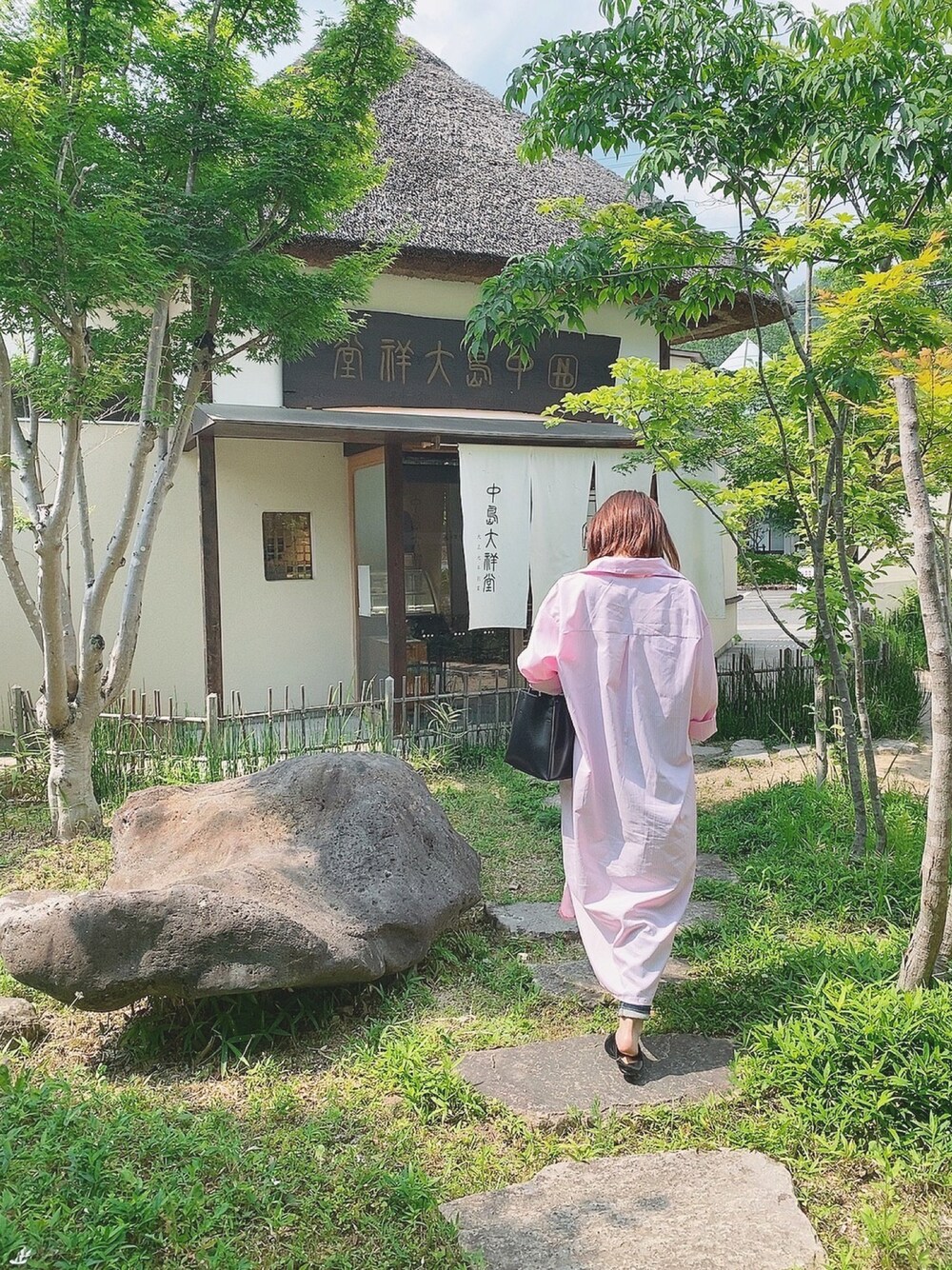 「no brandのアイテム（シャツワンピース、ピンク系）」を使った、RUIさん（レディース・155cm）の夏コーディネートの1枚目の写真