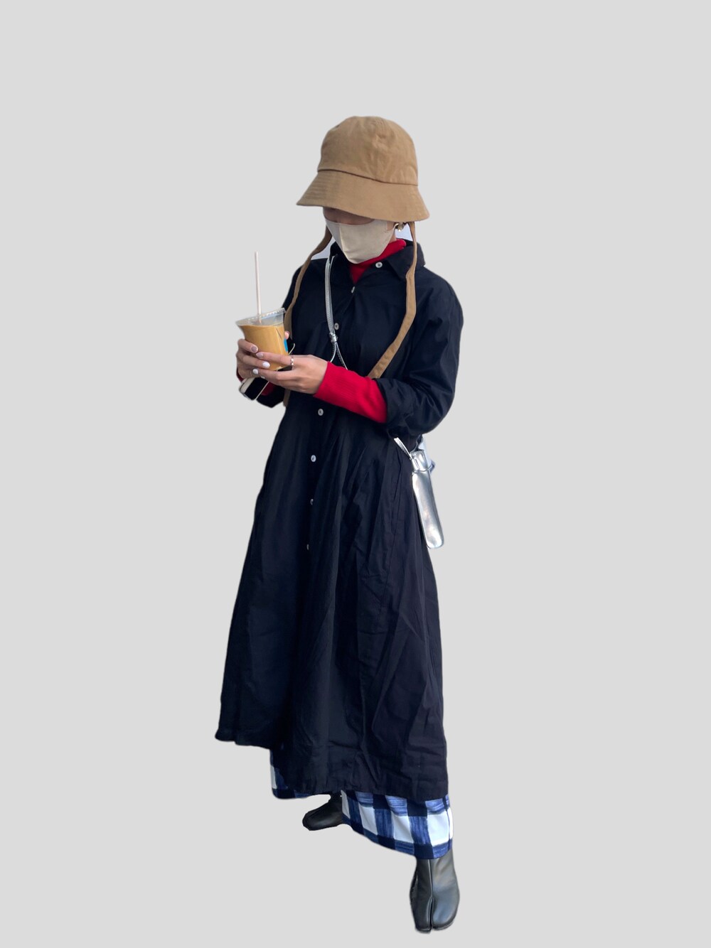 「おしゃれさんと繋がりたい、パンツスタイル、低身長、UNIQLO、ロングワンピース、足袋ブーツ」｜「Maison MargielaのMaison Margiela - Tabi アンクルブーツ - women - レザー/rubber - 41（ブーツ、グリーン系）」を使った、六さん（レディース・148cm）の夏コーディネートの1枚目の写真