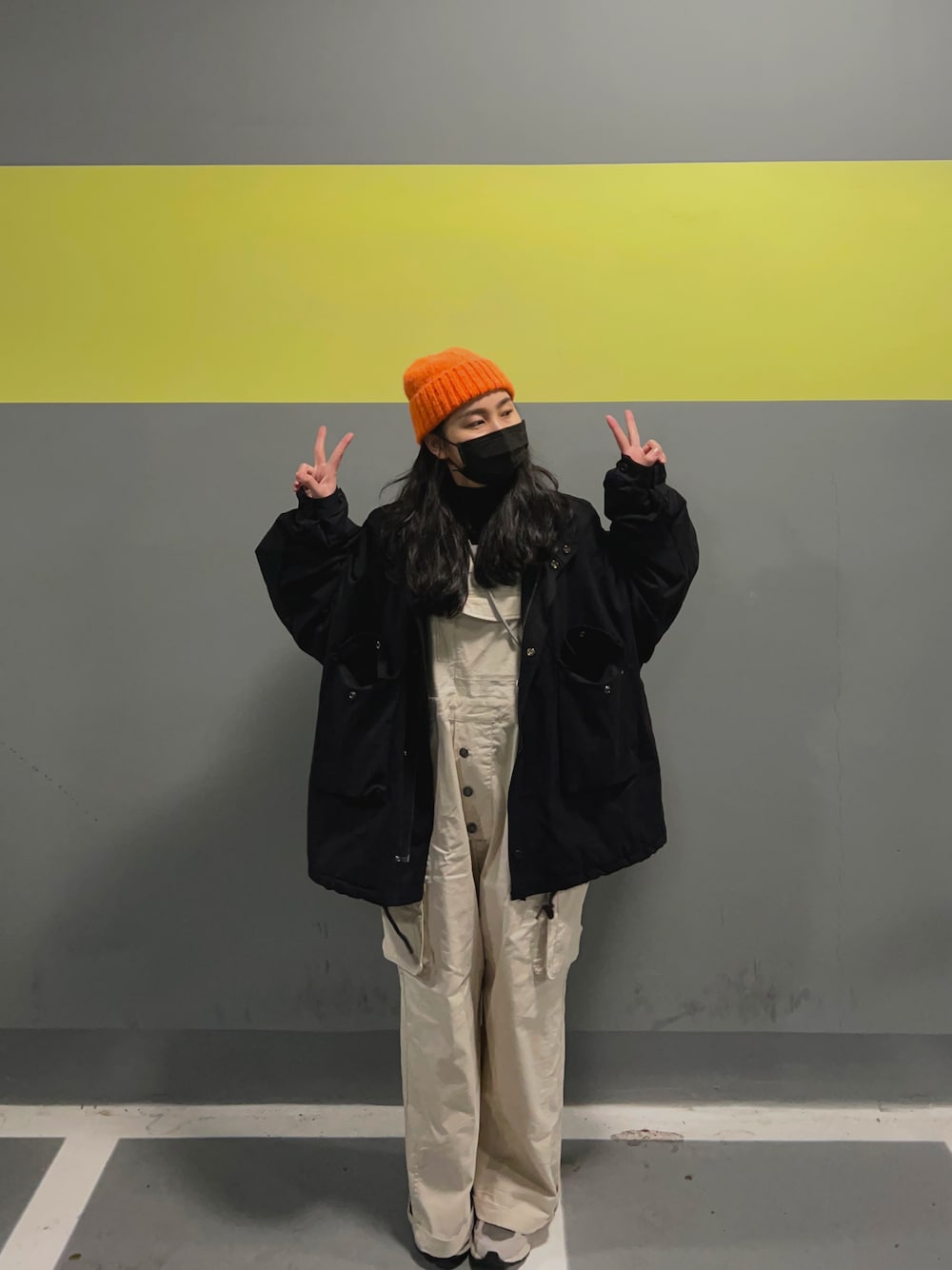 「COS、New Balance、newbalance2002、nb2002r、nb有毒、newyear、ootd、outfit、outfitoftheday、ootdtw、Taiwan、TAIPEI」｜「COSのアイテム（ニットキャップ/ビーニー、オレンジ系）」を使った、mm🫶🏻さん（レディース・158cm）の春コーディネートの1枚目の写真