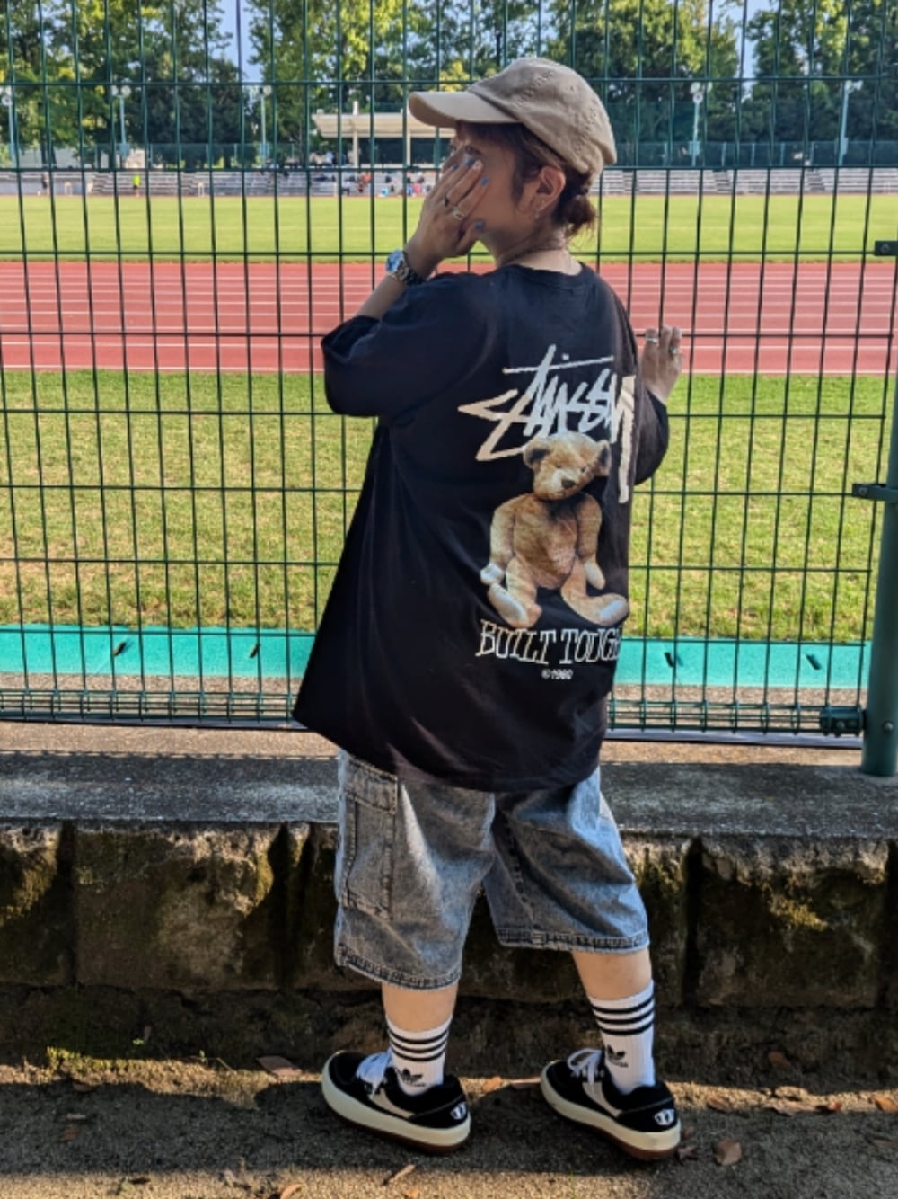 「夏、ストリート、stussy、キャップ、ショートパンツ、ハーフパンツ、ノースウェーブ、NorthWave、スニーカー」｜「POLO RALPH LAURENの《追加》【POLO RALPH LAUREN】CLASSIC SPORT CAP：キャップ◆（キャップ、ベージュ系）」を使った、ゆきだるま☆さん（レディース・148cm）の夏コーディネートの1枚目の写真