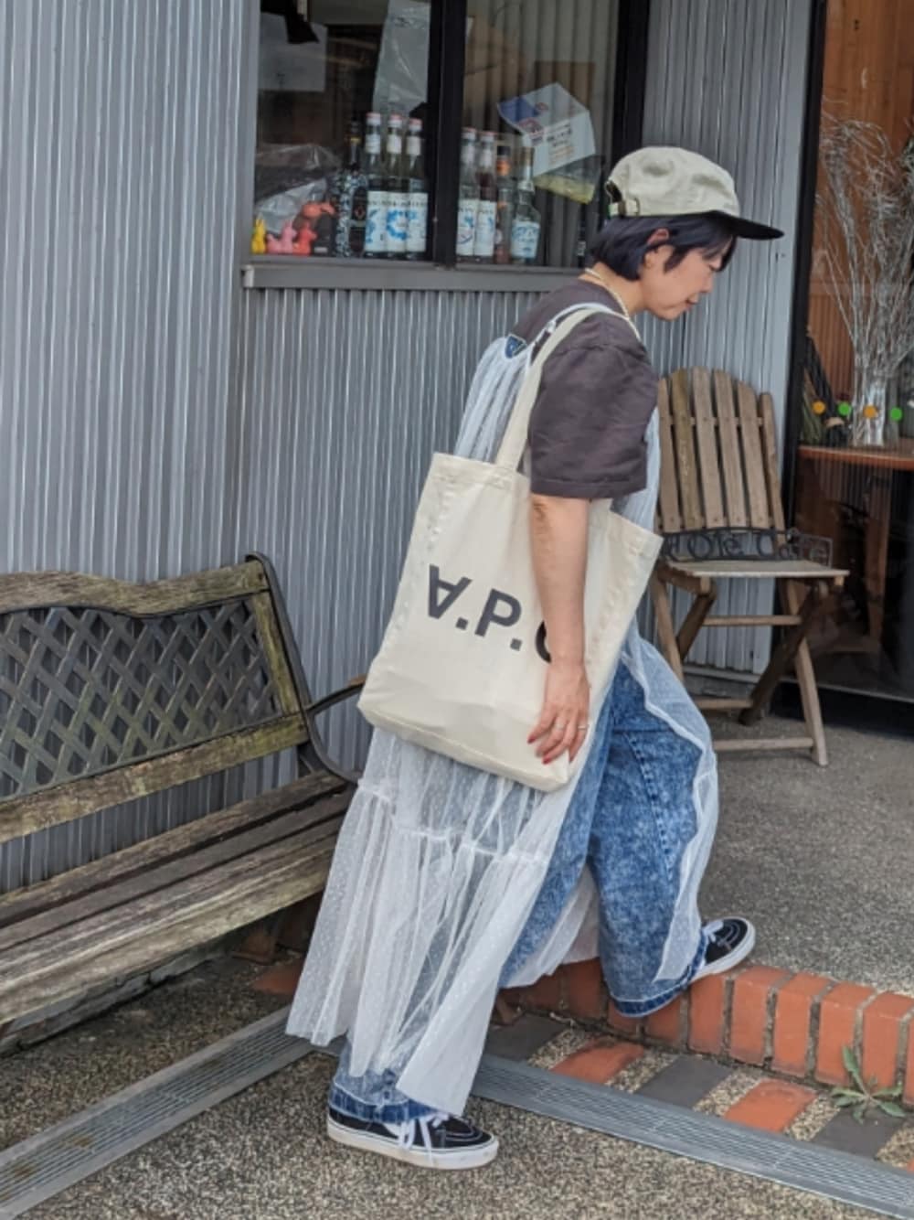 「チュールワンピ、キャップ、HUF、スニーカー、VANS、A.P.C.、ロックT、きれいめカジュアル」｜「VANSのVANS　SK8-HI（スニーカー、ブラック系）」を使った、ゆきだるま☆さん（レディース・148cm）の秋コーディネートの1枚目の写真