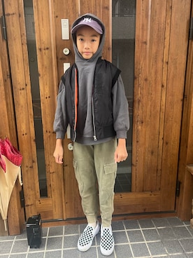 「アイテム（ベスト）」を使った、miperoさん（キッズ・140cm）の秋コーディネート